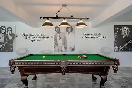 Hospitality Expert Madonna Tour Pool Bar Beach Montego Bay Inn